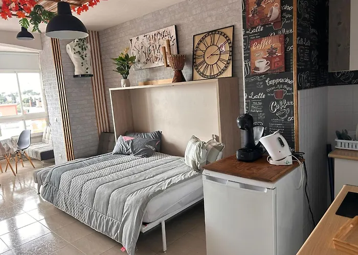 View Studio, Vista Mar Y Piscina * Τορρεμολίνος